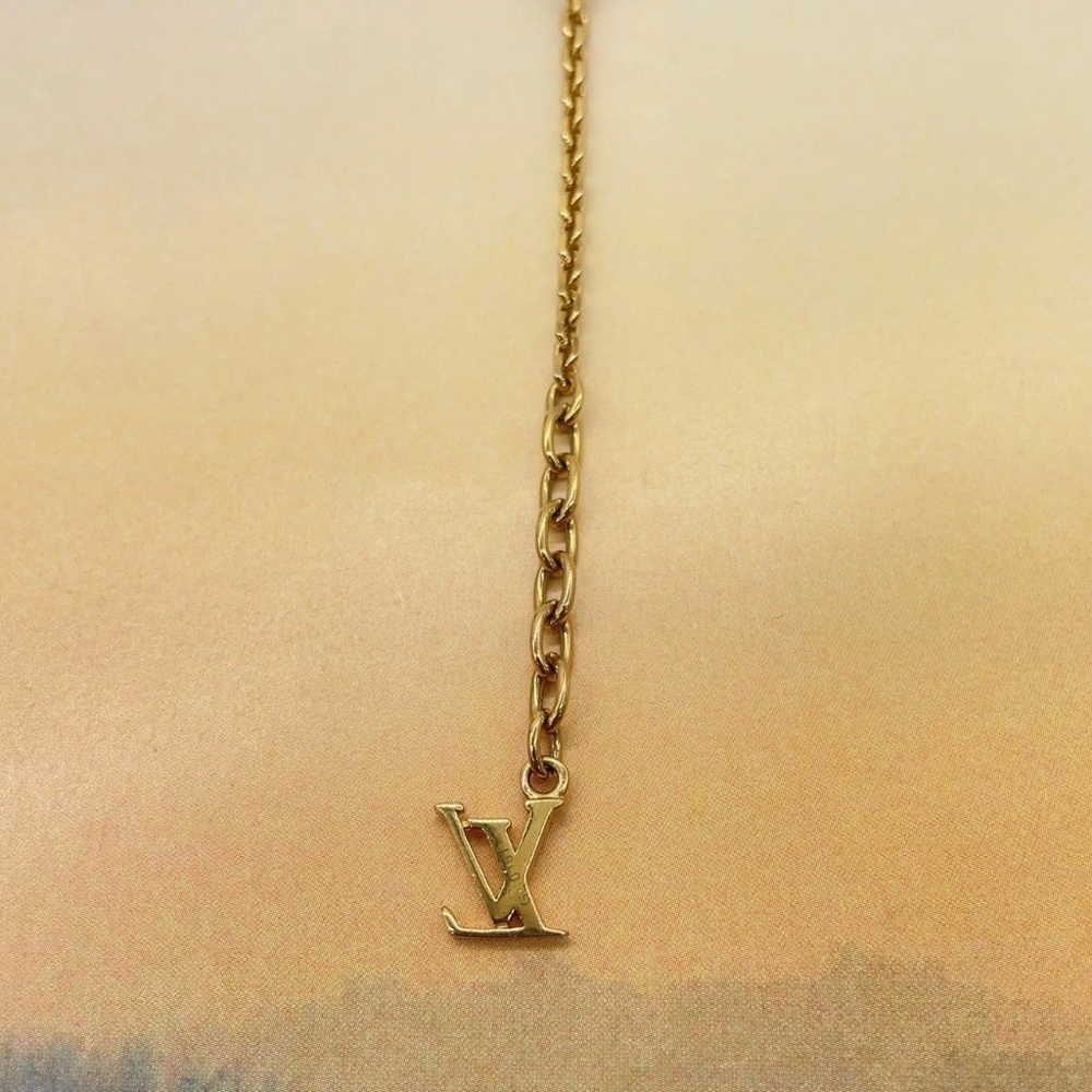 Auth Louis Vuitton Collier Gamble
Swarovski GD Bracelet. Model M65209 - Picture 9 of 12